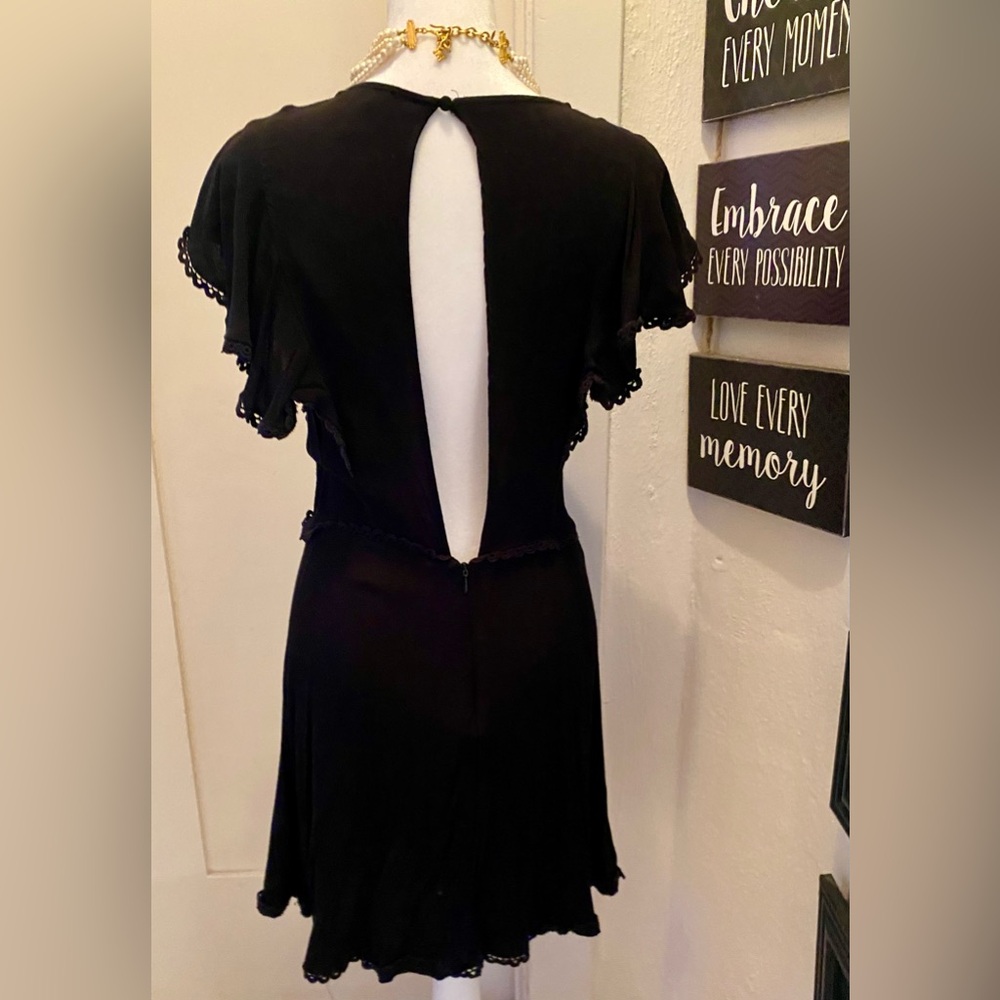 Elegant Ruffled Black Open Back  Dress🌸